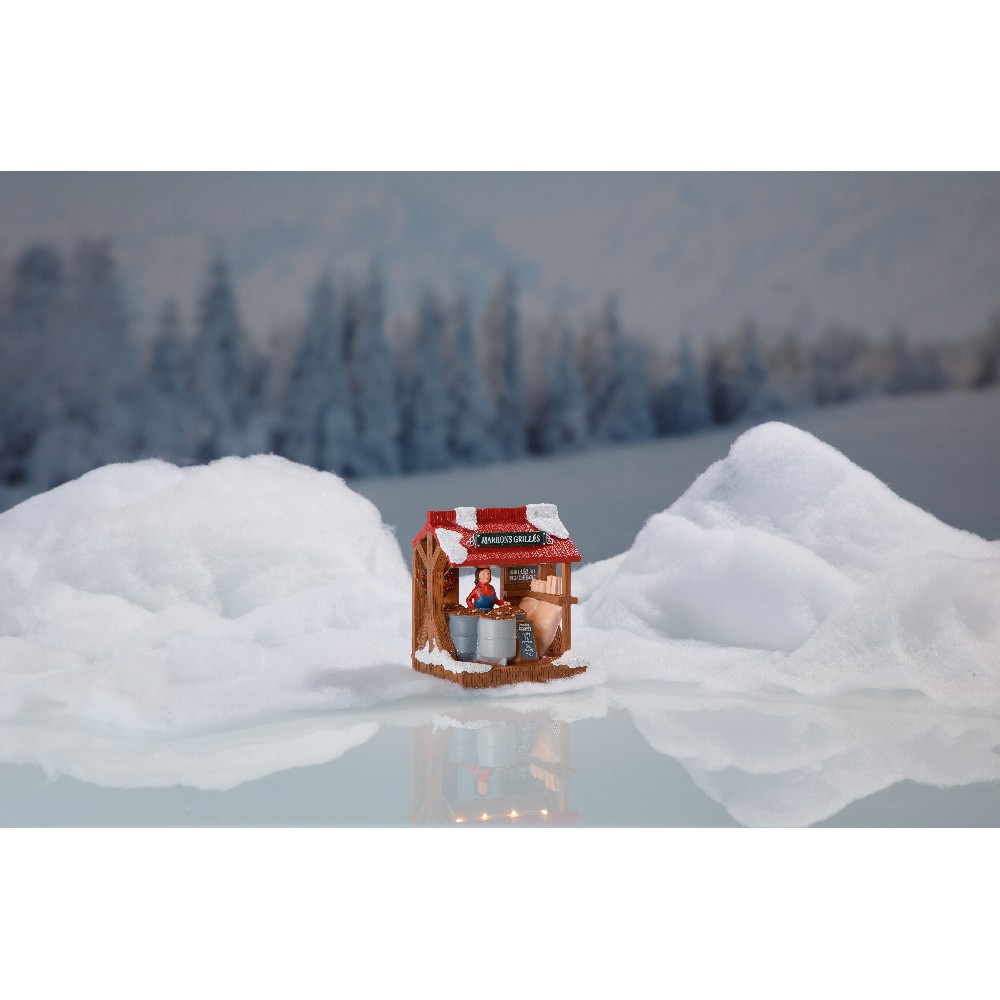 3 LED Christmas light scene with roasted chestnuts