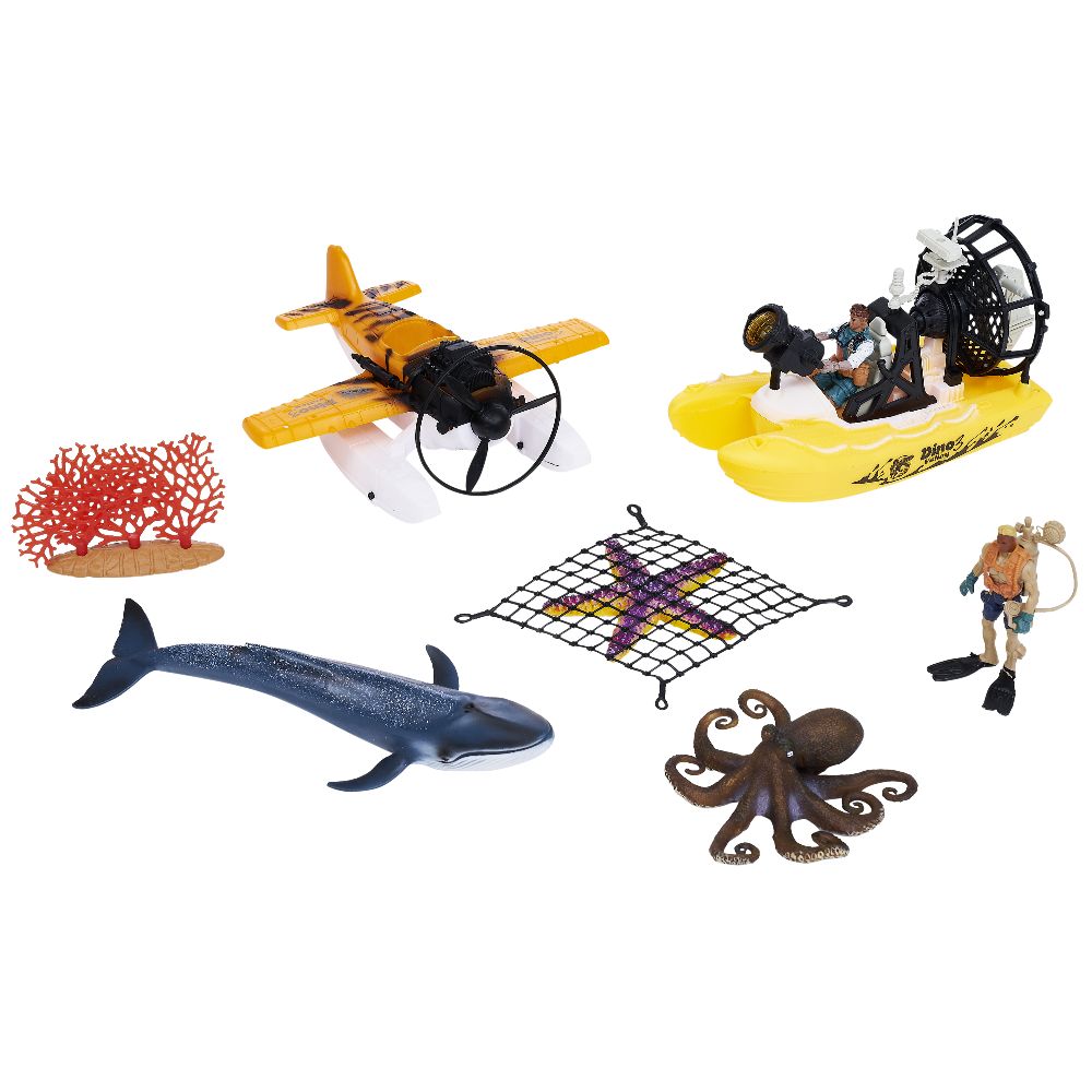 Marine vehicle and figurine set