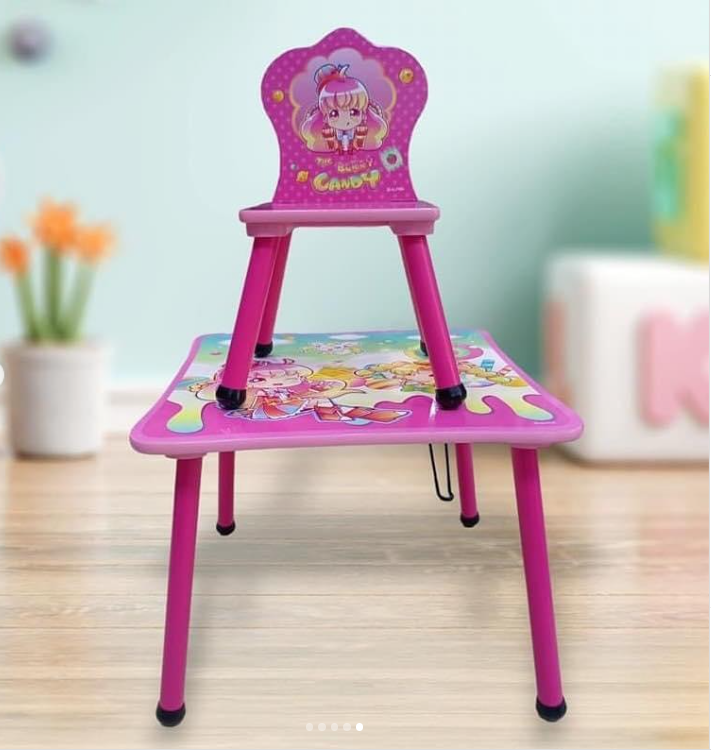 KARRIGE DHE TAVOLINE PER FEMIJE