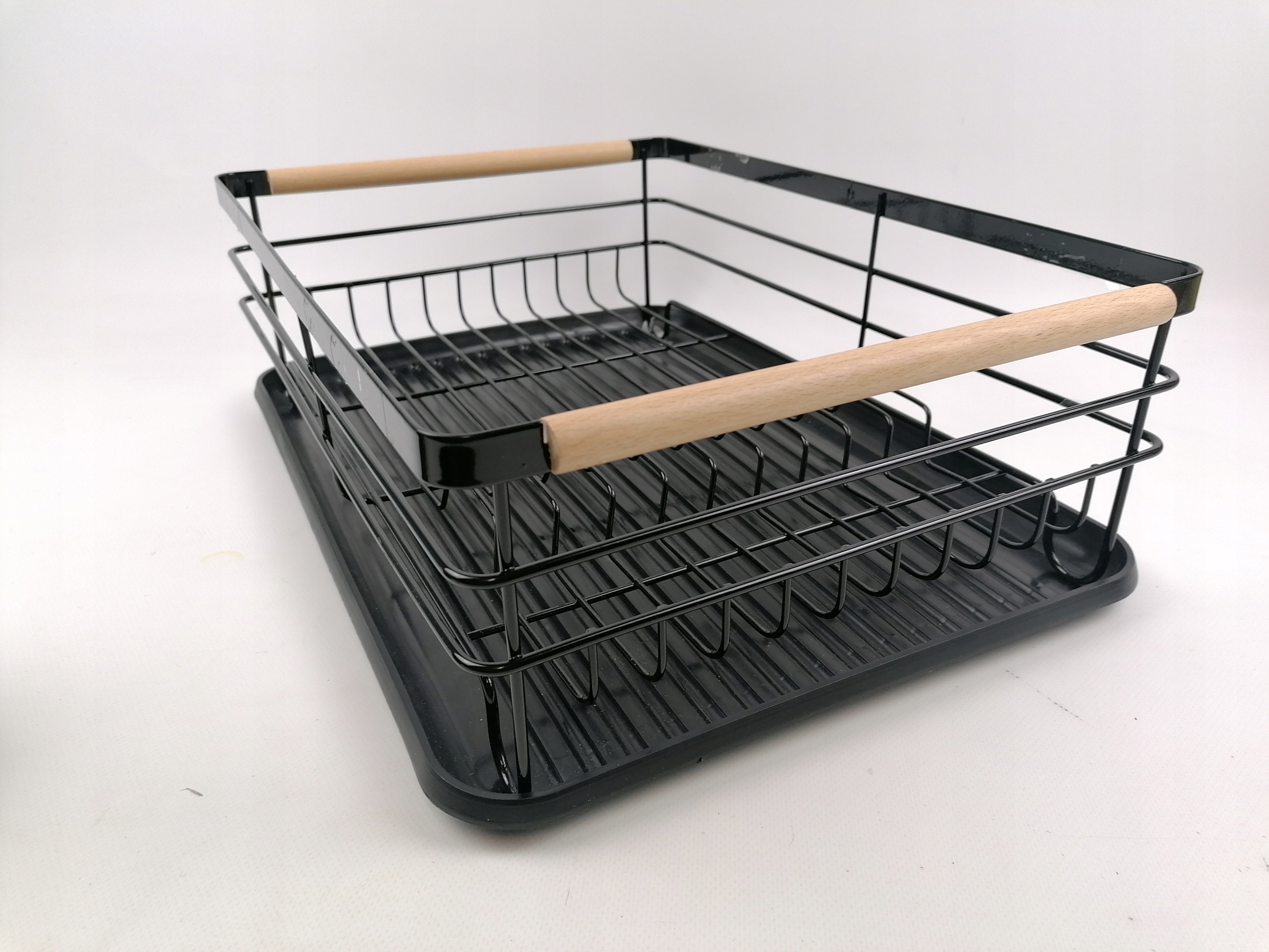 KULLUESE ENESH NGA METALI DHE BAMBOO