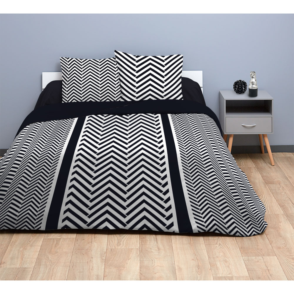 Black and white chevron duvet cover and pillowcase set