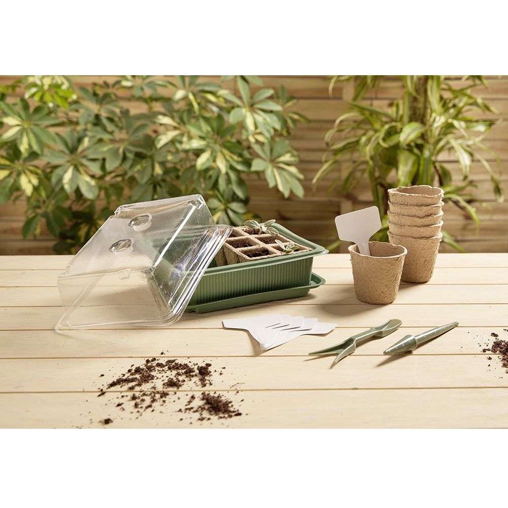 SET PREJ 17 PJES NGA PLASTIKA PER KOPSHT | 602492