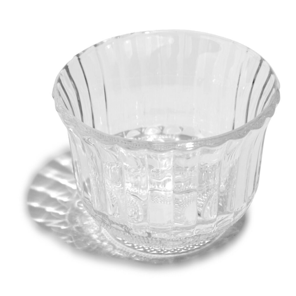 Transparent chiseled glass bowl