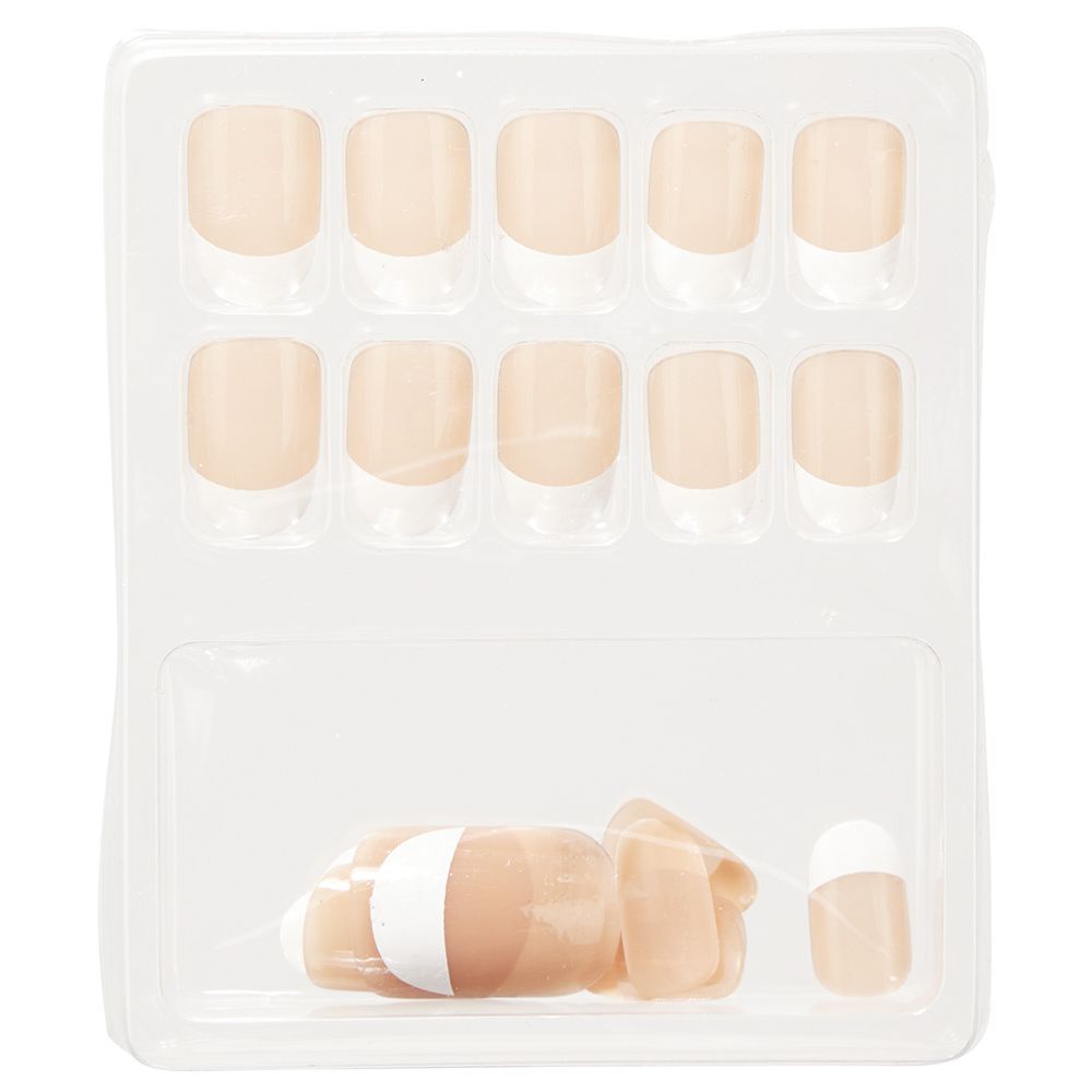 False nail kit