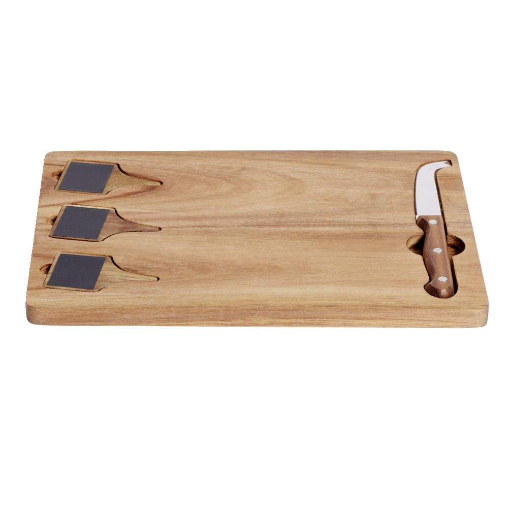 DERRASE DJATHI PREJ DRURI ME THIKE DHE 3 SHENJA