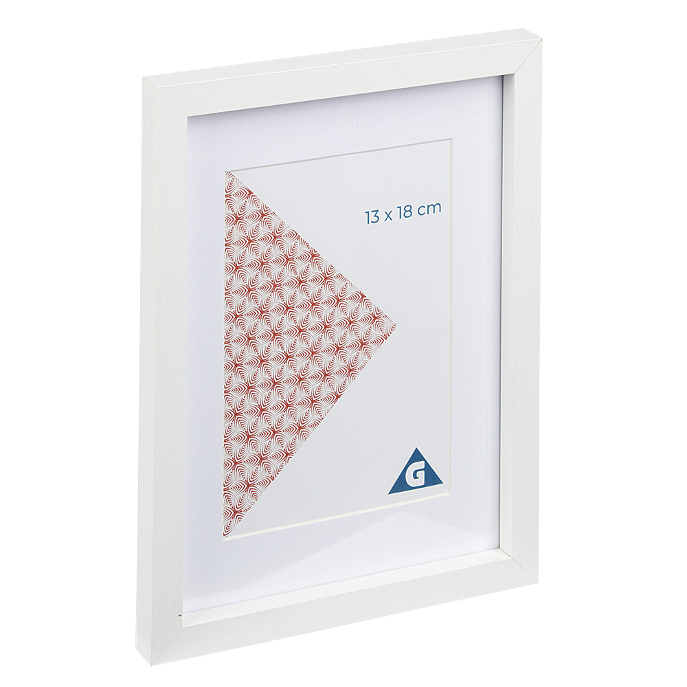 White wooden photo frame 20x26cm for 13x18cm photo
