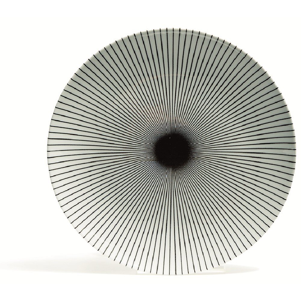 Porcelain flat plate with sun stripes decor